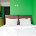 Compact Studio Room The Jarrdin Cihampelas Apartment By Travelio